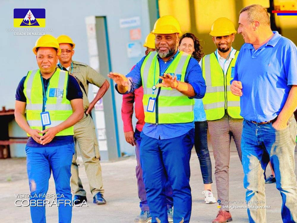 Presidente do Município de Nacala Realiza Visita à Fábrica Coberáfrica